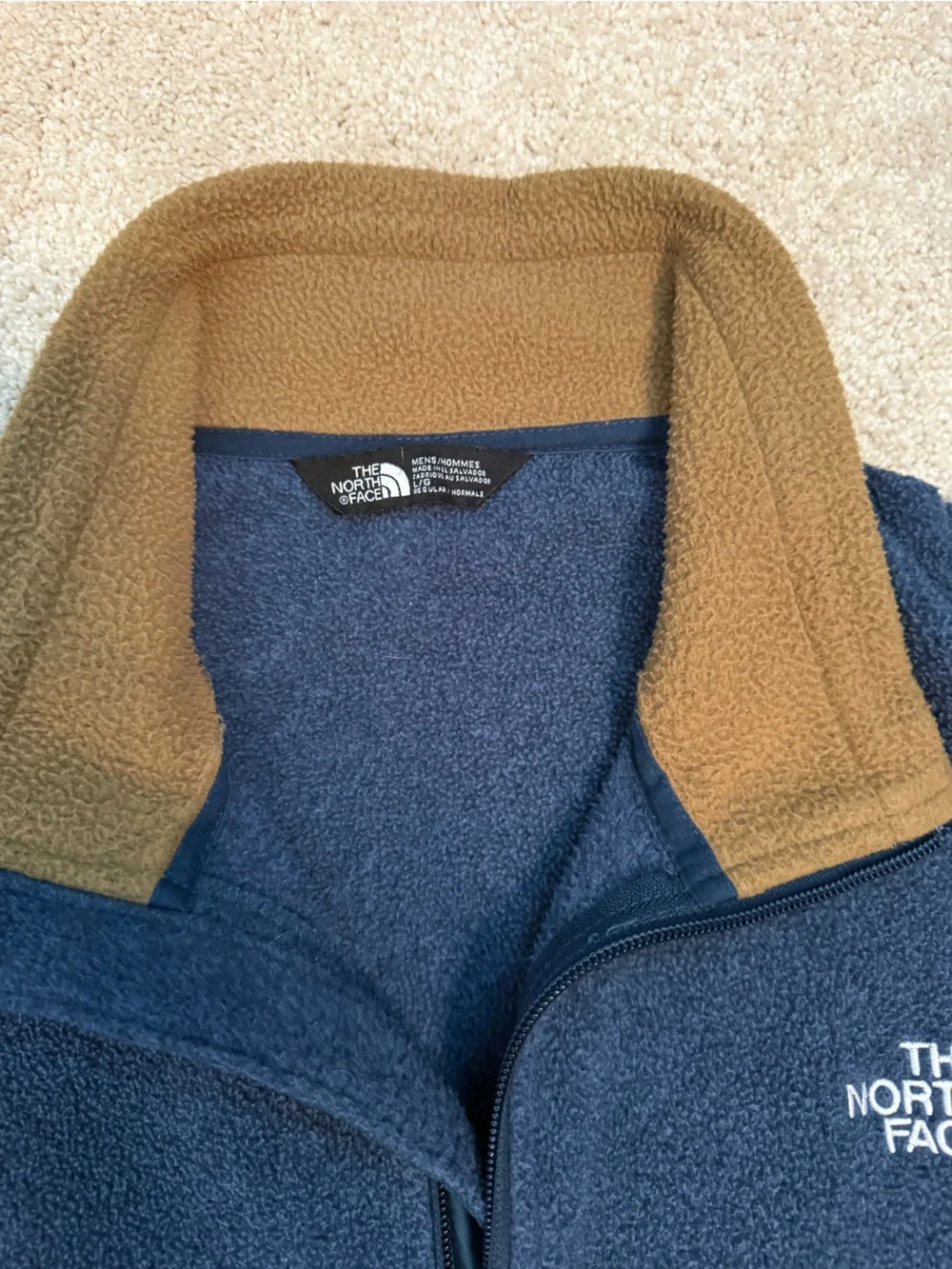 The North Face Navy & Tan Fleece Pullover – 2 Side Zipper Pockets Large